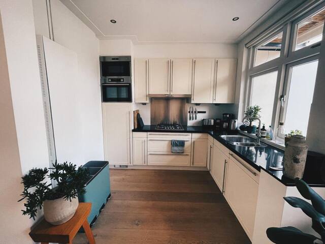 Stylish Duplex in the center gallery image 5