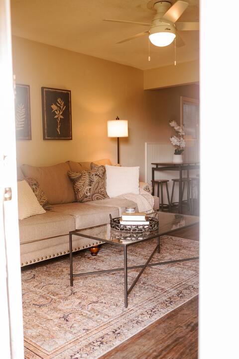Boutique Beeville Cottage