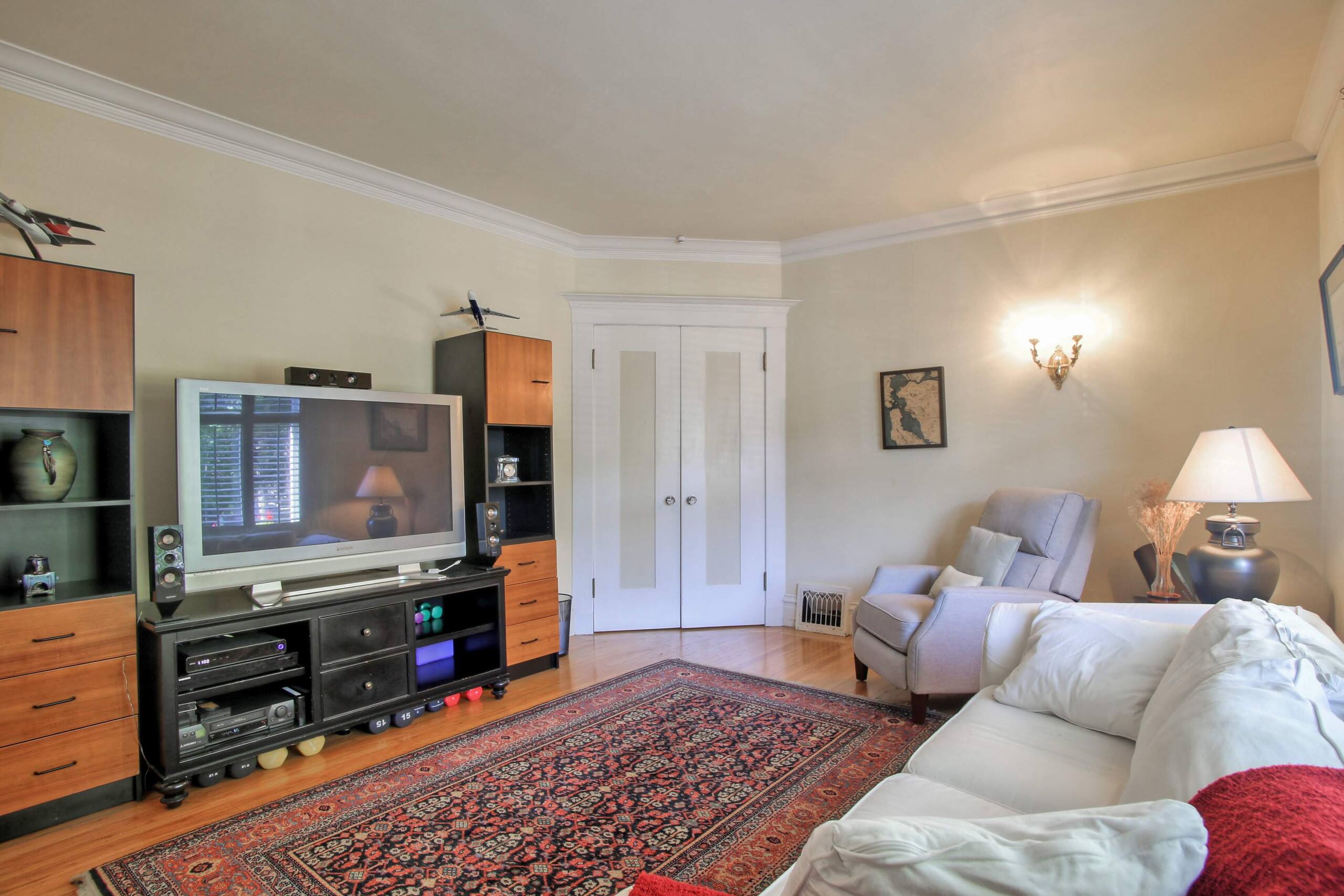 Home in San Francisco · ★5.0 · 5 bedrooms · 3.5 baths - Image 3