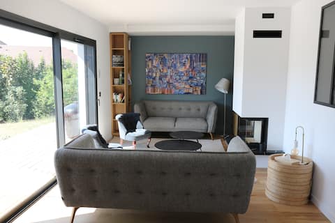 Popular Airbnb listing: Belle villa de grand standing in Menthon Saint Bernard