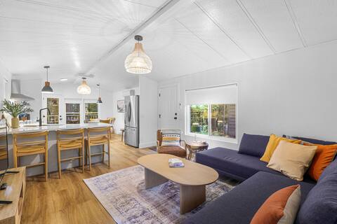Aspen - Modern Cabin at Cave Springs