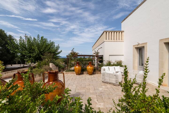 Amazing villa with seaview, pool, garden, wood. gallery image 5