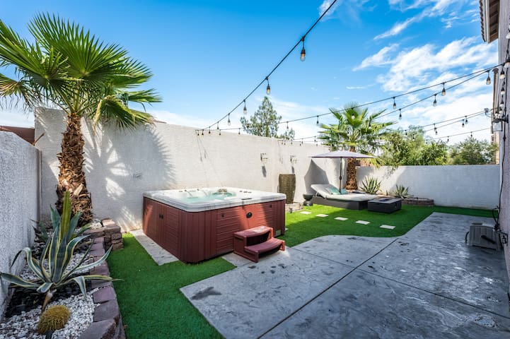 Z Gallerie chic home, hot tub, game room