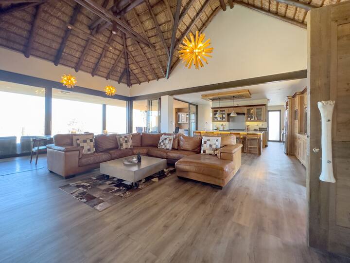 @Mabalingwe Bushbuck Rock Lodge - Prm073 - Bela-Bela