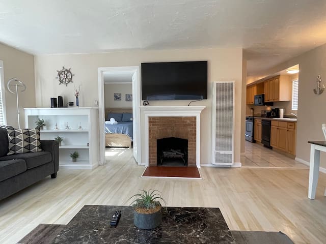 You will love our Beach Cottage! gallery image 3