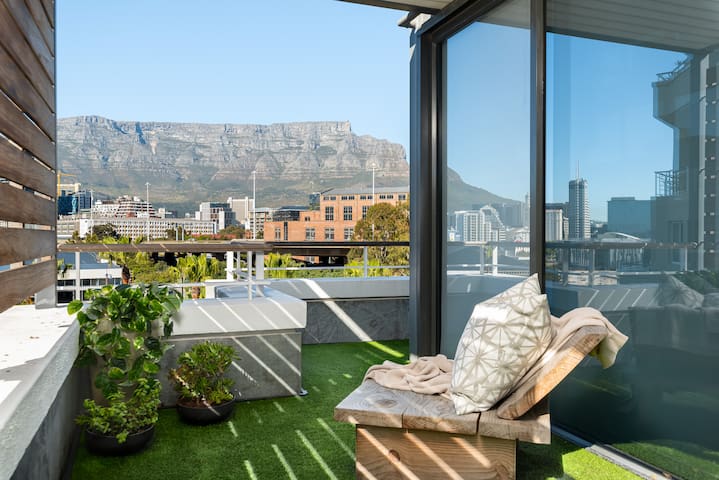 The Waterfront Marina – Penthouse 601 Dovenby