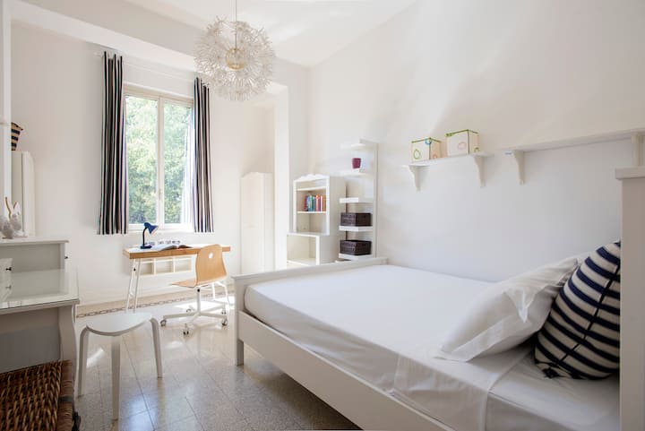Seconda camera da letto (la camera da letto di Vittoria): 1 letto matrimoniale