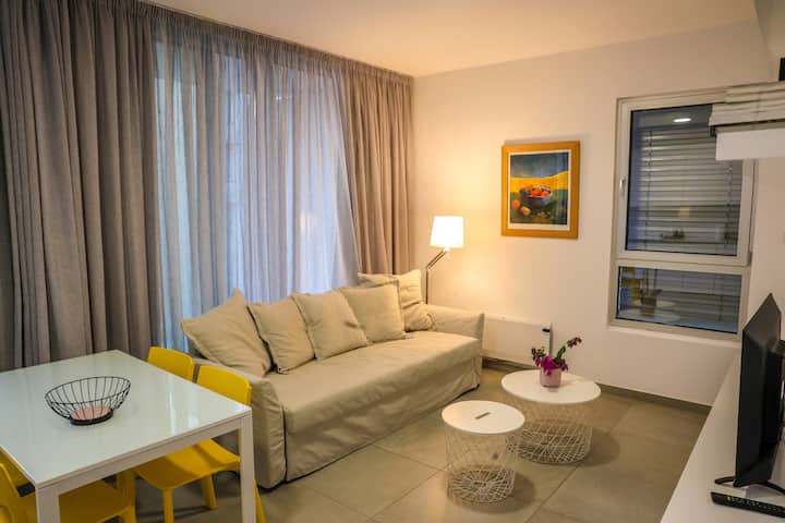 Luxury Stay (202), UNIC | Medical School | Hilton - Apartments for Rent ...