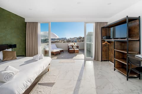 Studio with Sea View