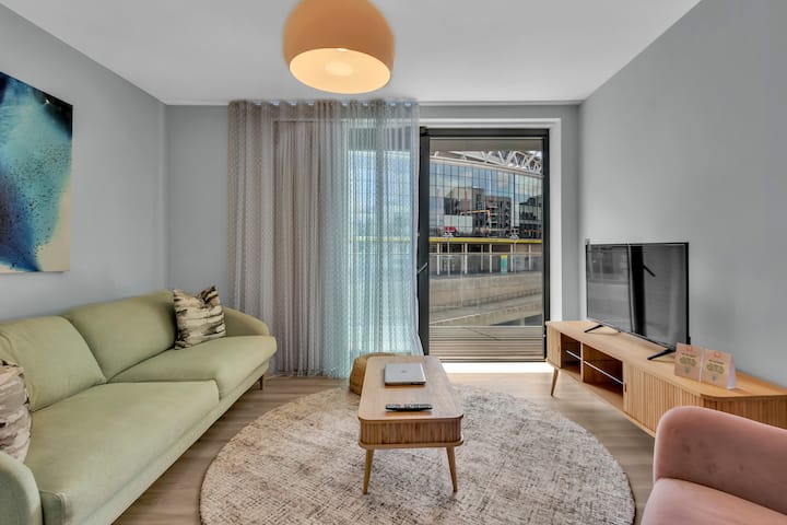 2 Bedroom Flat With Balcony In Wembley - Harrow