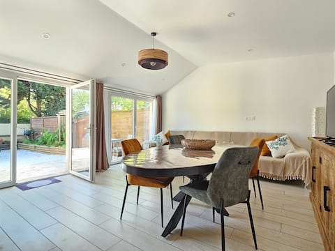 Popular Airbnb listing: 300 m to the beach, renovated house, 2 bedrooms, garden in Tourgéville