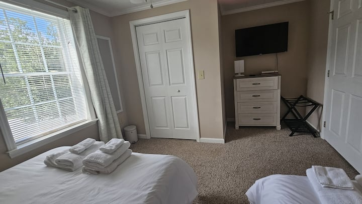 ROKU TV in 2nd bedroom