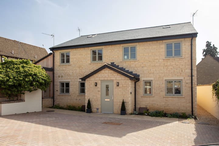 Holiday Lettings managed Airbnb listing 3