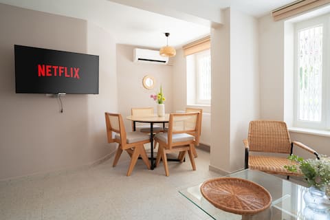 Modern & Designed 2BR W/ Garden