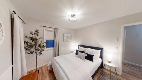 Charming, Cozy & Comfy