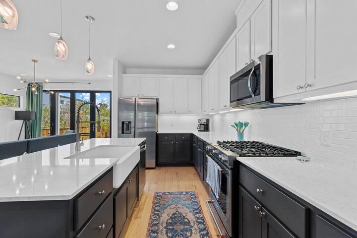 In The Middle Of It All gallery image 3