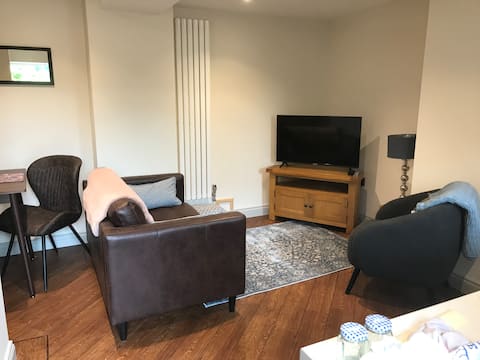 Top performing Airbnb: Bev’s Bolthole! in Richmond