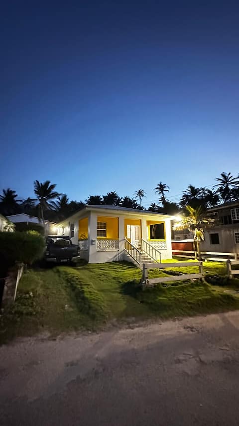 East View Cottage - Ocean Front with A/C
