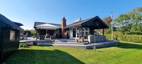 Summer house 300m from the sea