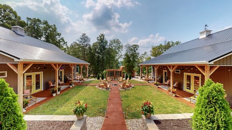 Private Retreat w/ Hot Tub + Celebration Annex