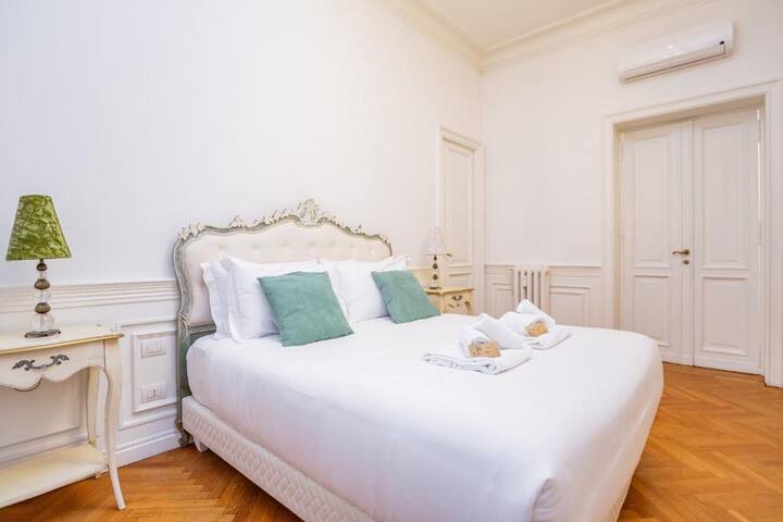 Refined and spacious flat near Piazza del Popolo gallery image 4