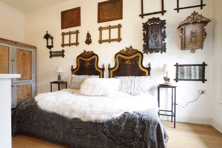 Chambre simple avec lit de 120x200 cm 