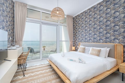 Top performing Airbnb: Floral Charm studio in Damac Hills by Suiteable in Al Hebiah Third