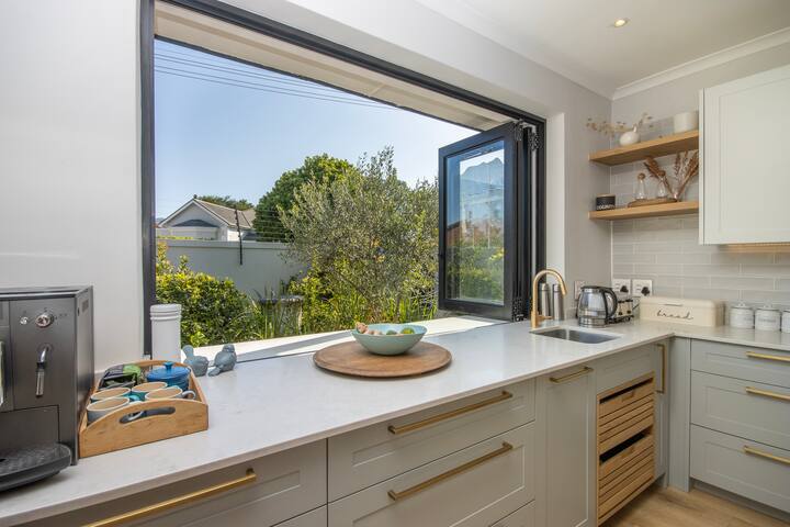 Lovely Family Home (Golden Mile) gallery image 3