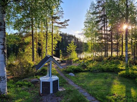 Cozy 2 floor log cabin by the lake