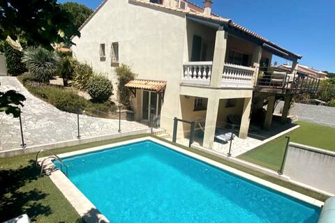 L’idylle - Jardin, piscine et parking