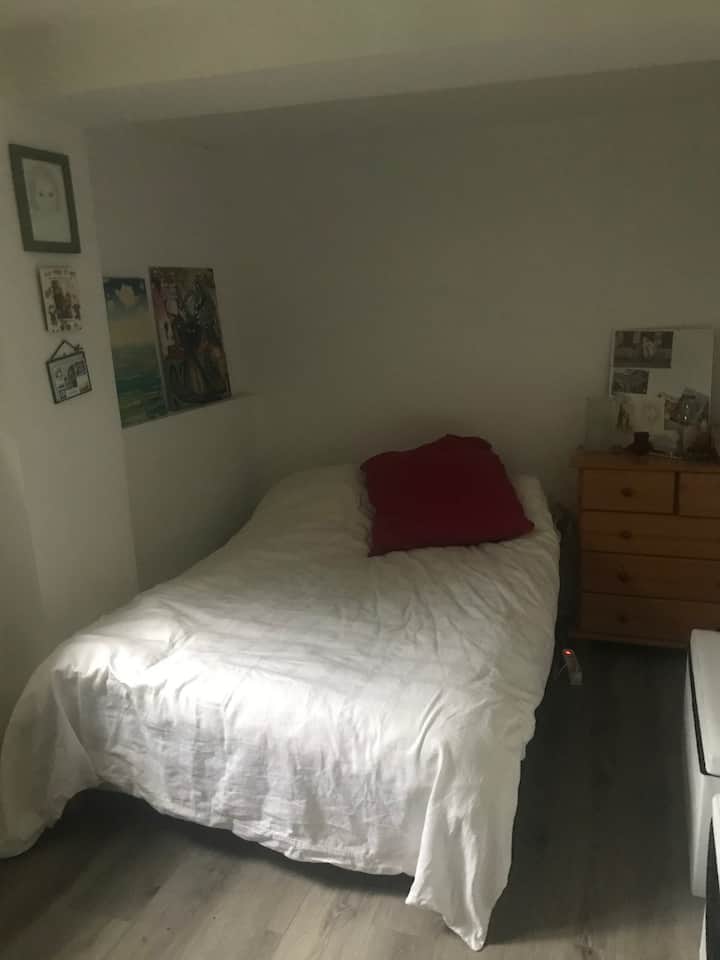 غرفة النوم 2