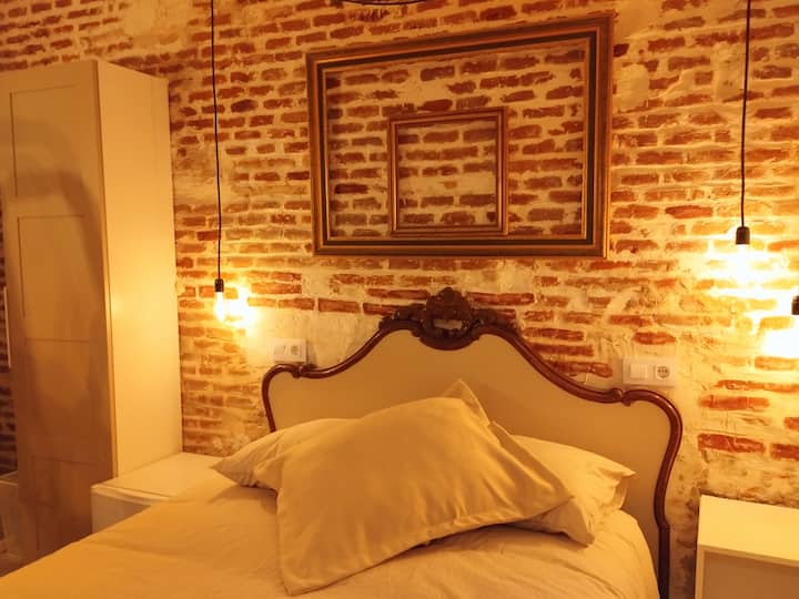 Céntrica Suite Con Baño Privado - Madrid