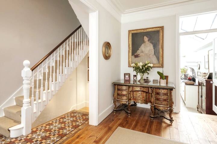 Fab family-friendly 5 bedroom home – Parsons Green gallery image 3