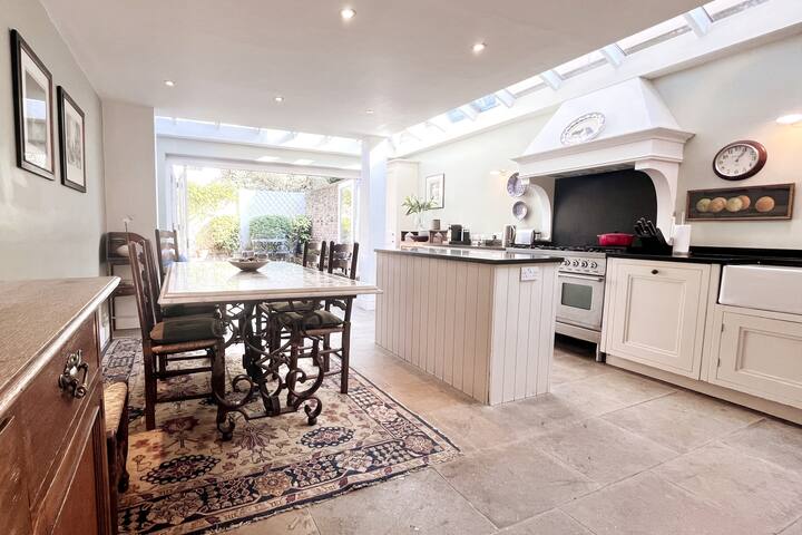 Fab family-friendly 5 bedroom home – Parsons Green gallery image 5