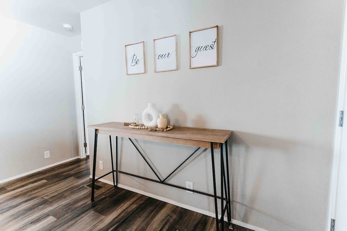 Successful Airbnb property: Modern Family Friendly Mountain View Home in Montrose