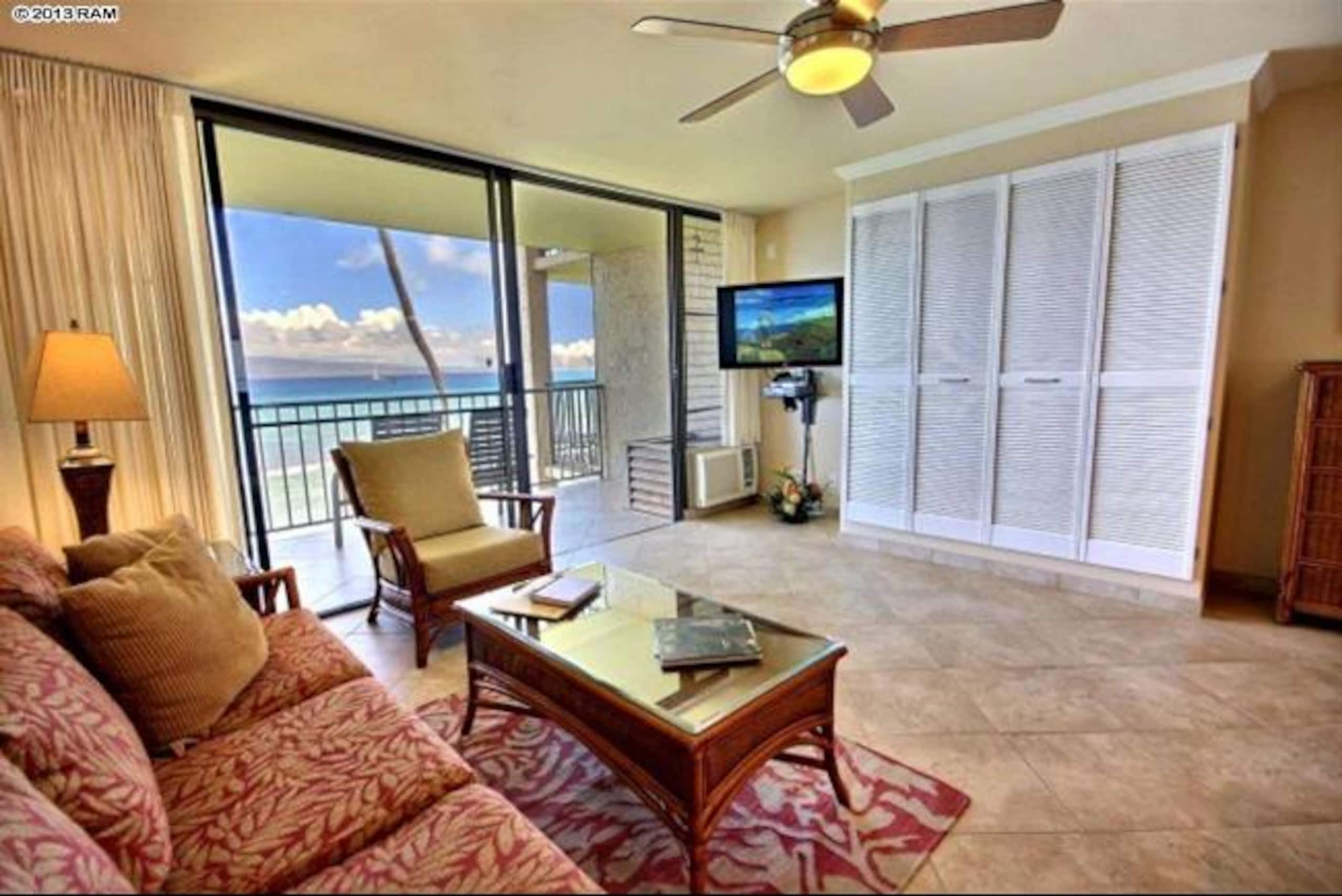 Papakea F307 - Oceanfront Studio - Kaanapali - Image 1