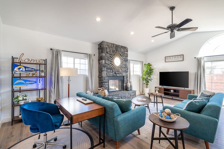 Rams & Chargers Paradise: 5 Miles from SoFi & LAX