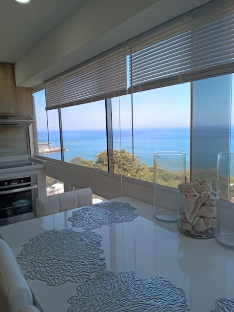 Comfortable, decorated apartment with pool and snack bar