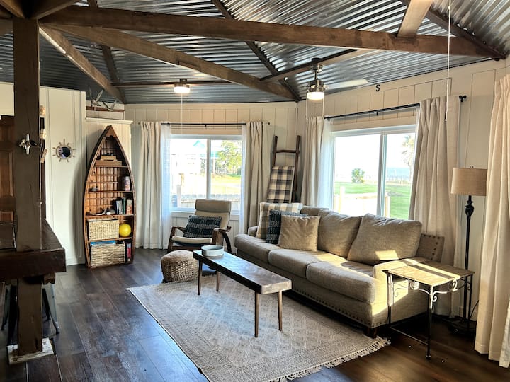 Lazy 8 Bayside Cabin - Texas City, TX