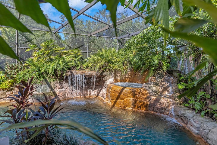 3/2 Home W/ Pool Oasis And Golf Course View! - Tampa, FL