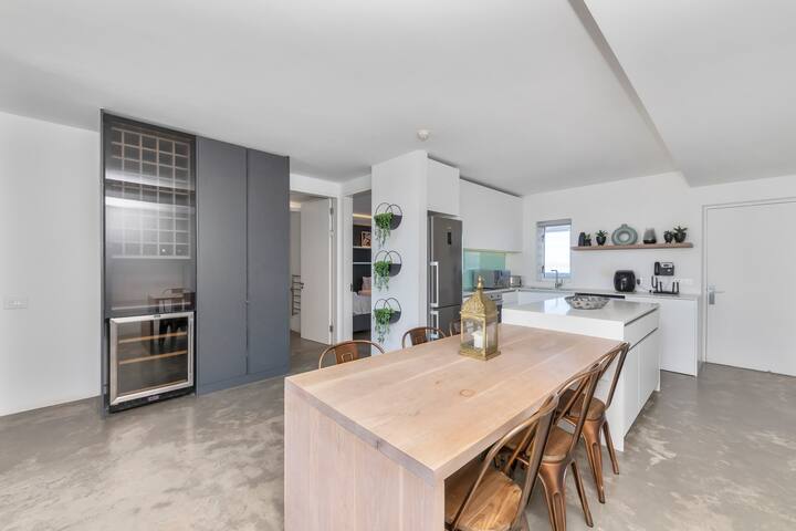 Modern Sea‑View Retreat • Pool + Inverter