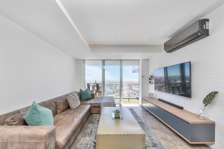 Modern Sea‑View Retreat • Pool + Inverter gallery image 5