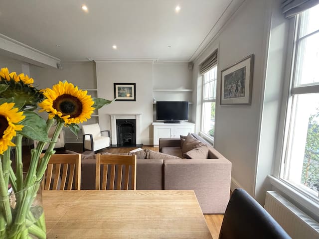 London Spacious 2 bed maisonette