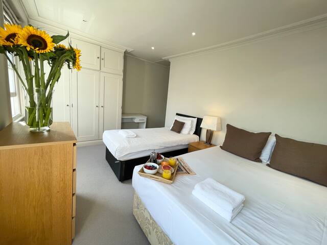 London Spacious 2 bed maisonette gallery image 2