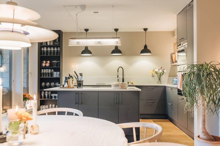 Moderne, sentral leilighet med parkering & balkong gallery image 2