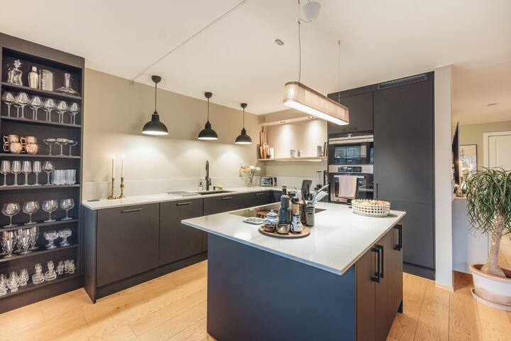 Moderne, sentral leilighet med parkering & balkong gallery image 3