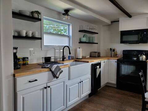3 br 2 ba cedar shake farm house