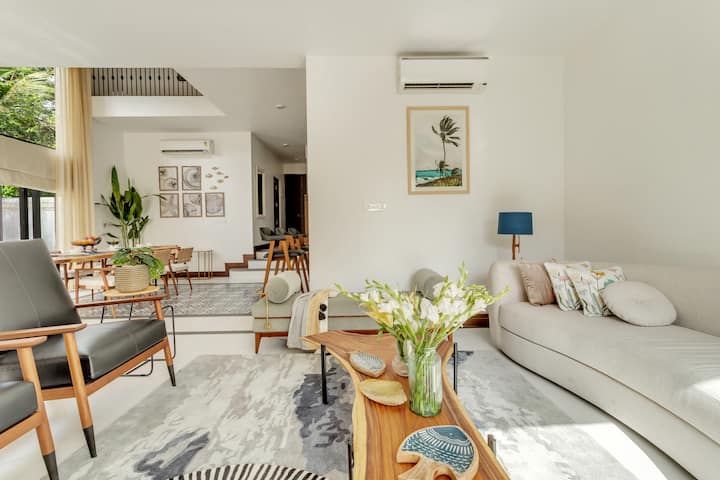 Living room image 7