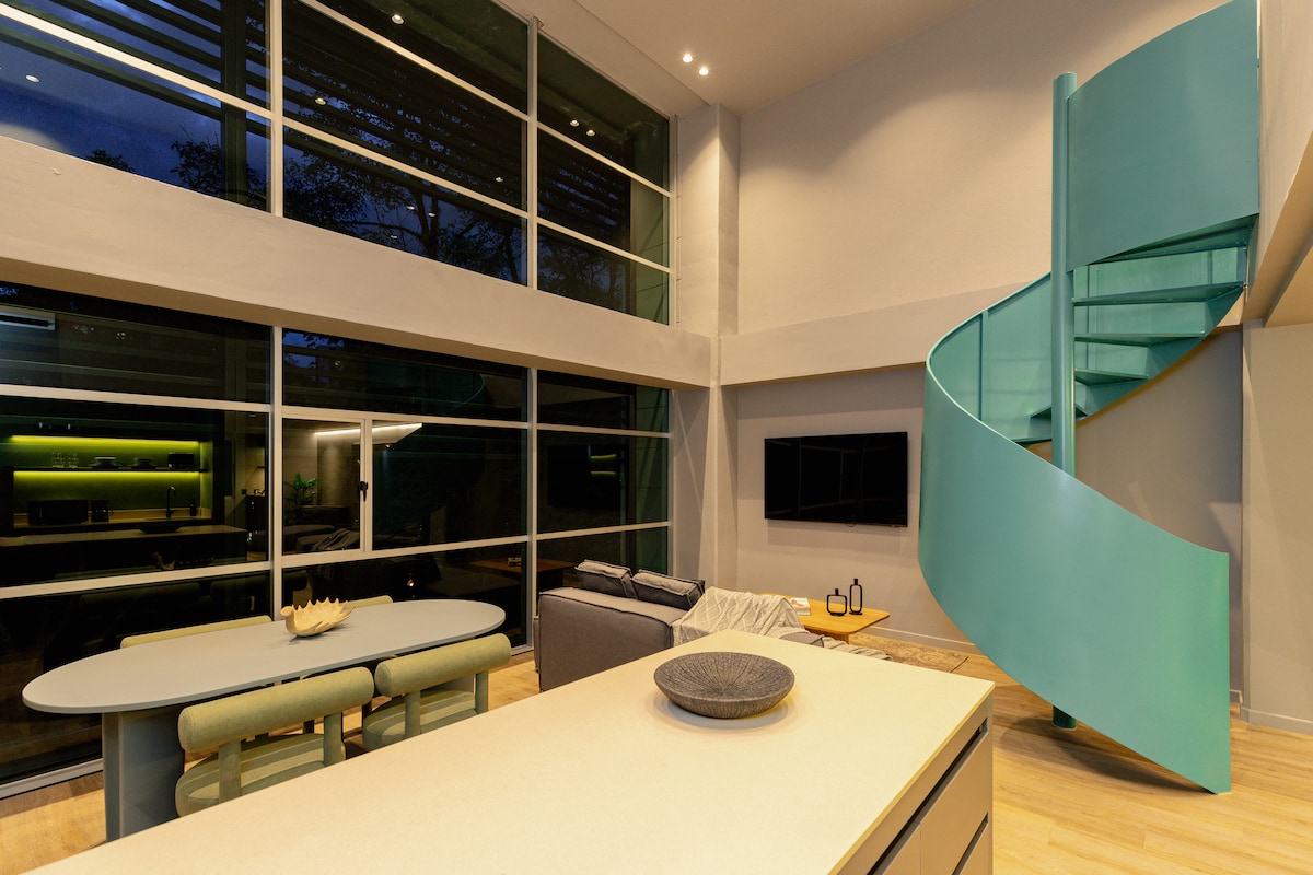 The Spot Bldg Penthouse 54 — photo 1