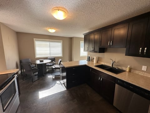 2 Bed 2 Bath Big Kitchen Luxury Condo Fort St John